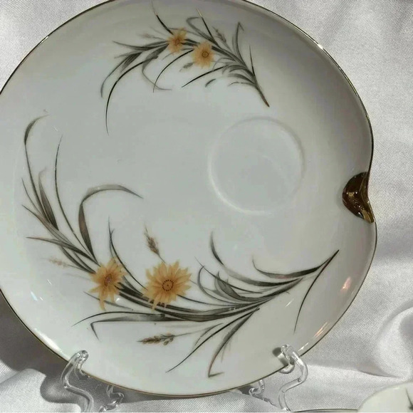 Vintage 1950s Napco China Hand Painted Wheat Flower Snack Plate and Tea Mug Set - Picture 7 of 7